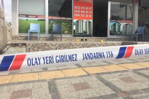 Ortağına kurşun yağdırdı