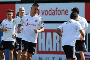Beşiktaş'ta Trabzonspor hazırlıkları s&uuml;r&uuml;yor