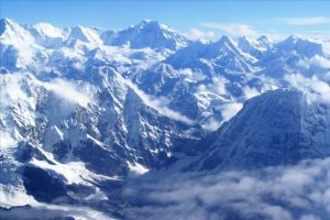 Hindikuş ve Himalayalardaki buzulların yarısından fazlası eriyebilir