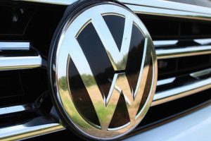 "Volkswagen T&uuml;rkiye'de &uuml;retim tesisi i&ccedil;in son g&ouml;r&uuml;şmeleri y&uuml;r&uuml;t&uuml;yor"