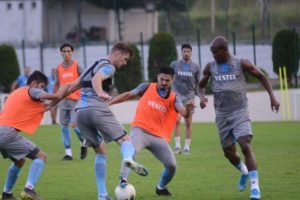 Trabzonspor, Beşiktaş ma&ccedil;ı hazırlıklarını s&uuml;rd&uuml;rd&uuml;