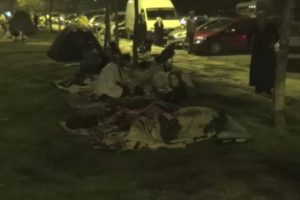 İstanbullular geceyi parklarda ge&ccedil;iriyor