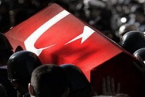 Ticari aracın &ccedil;arptığı trafik polisi şehit oldu