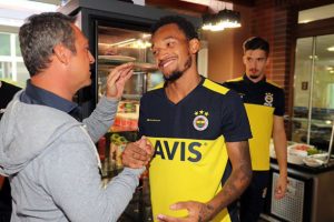 Fenerbah&ccedil;eli futbolculara dev derbi primi!