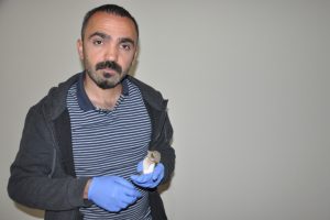 Kızıl sırtlı &ouml;r&uuml;mcekkuşu tedavi altına alındı