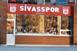 Sivasspor'da yeni sezon formaları satışta