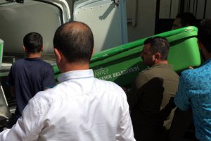 Kavgayı ayırırken bı&ccedil;aklanarak &ouml;ld&uuml;r&uuml;ld&uuml;