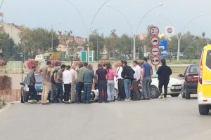 Bursa'da hafif ticari ara&ccedil; ile motosiklet b&ouml;yle &ccedil;arpıştı: 1 yaralı