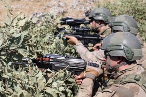 Y&uuml;ksekova'da PKK'ya ait yaşam malzemesi ele ge&ccedil;irildi