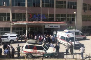 &Ouml;ğrenci servisi şarampole yuvarlandı: 5'i &ouml;ğrenci 6 yaralı