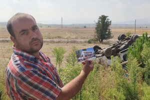 Bir g&uuml;n &ouml;nce aldığı kamyoneti kazada hurdaya d&ouml;nd&uuml;