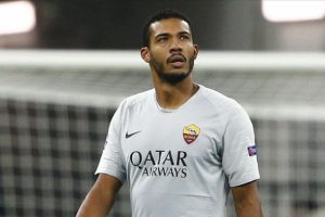 Romalı futbolcuya kendi taraftarından ırk&ccedil;ı saldırı