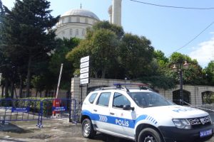 Avcılar'da minaresi yıkılan cami m&uuml;h&uuml;rlendi