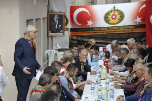 T&uuml;rk D&uuml;nyası Y&ouml;r&uuml;k T&uuml;rkmen Birliği Bursa'da bir araya geldi