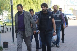 Sivas'ta FET&Ouml; ş&uuml;phelisi 4 kişi serbest