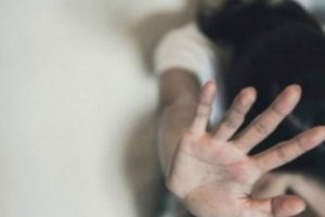 Gen&ccedil; kız kendisine laf atan şahsın peşini bırakmadı