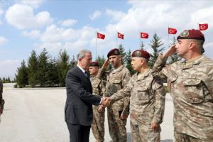 Akar'dan bordo berelilere ziyaret