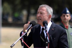 "Bakan Akar'ın doktora tezi kitap oldu"