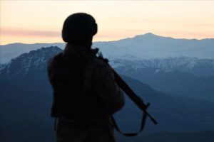 Muş'ta ikna &ccedil;alışmaları sonucu bir ter&ouml;rist teslim oldu