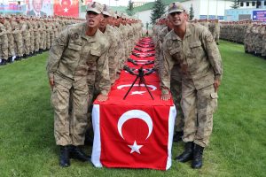 Eğitimini tamamlayan subay ve astsubay adayları yemin etti