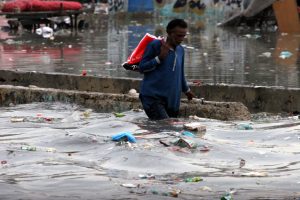 Pakistan'da sel felaketi: 5 &ouml;l&uuml;