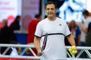 Antren&ouml;r Can &Uuml;ner'e Uluslararası Tenis Federasyonu'ndan anlamlı &ouml;d&uuml;l