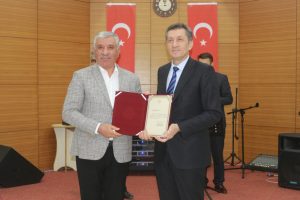 Bakan Sel&ccedil;uk'tan eğitime destek verenlere teşekk&uuml;r