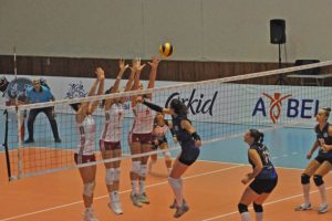 Uluslararası Kuşadası Dostluk Turnuvası'nda heyecan başladı