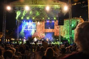 Alanya Caz G&uuml;nleri'nde Hasansoy ve Tavano sahne aldı
