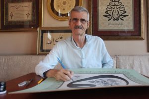 Bursalı emekli polis yazı yazarak servet kazanıyor