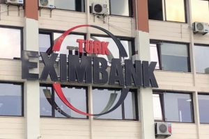 İhracat&ccedil;ılara T&uuml;rk Eximbank'tan "kur-faiz riski y&ouml;netimi" eğitimi