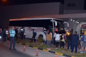 Kadın yolcu otob&uuml;s&uuml; 4 saat rehin aldı