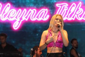 Aleyna Tilki d&ouml;vme yaptırdı