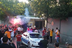 Galatasaray kafilesi tesislerden ayrıldı