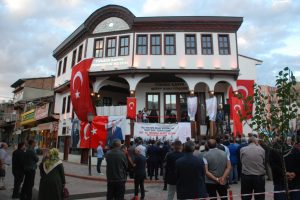Balkon konuşması yapılan kahvehane demokrasi m&uuml;zesi oldu