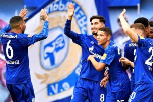 Leipzig'in ilk yenilgisi Ozanlı Schalke'den