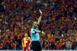 C&uuml;neyt &Ccedil;akır'ın derbi raporu