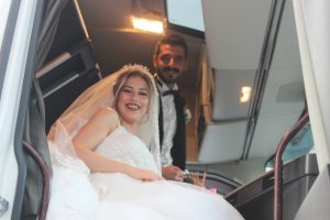 Damat gelini almaya tırıyla gitti