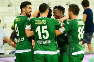 Bursaspor'un i&ccedil; sahada bileği b&uuml;k&uuml;lm&uuml;yor