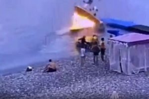 Rusya'da s&uuml;rat teknesinde patlama