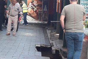 Oratak&ouml;y'de kumpircilerin altından ge&ccedil;en kanal &ccedil;&ouml;kt&uuml;