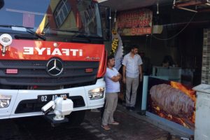 Lokantada baca yangını korkuttu