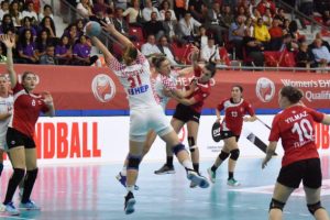 Hentbol Kadın Milli Takımı, Hırvatistan'a 30-21 yenildi