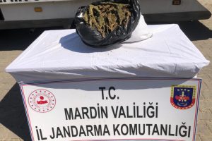 Jandarmadan zehir tacirlerine darbe: 6 g&ouml;zaltı