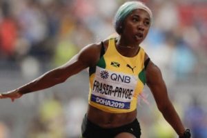 Jamaikalı Shelly-Ann Fraser-Pryce altın madalyaya ulaştı