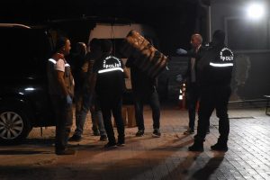 Polisten uyuşturucu tacirlerine darbe