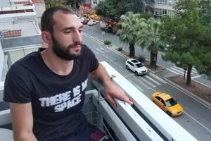 İsim benzerliği y&uuml;z&uuml;nden hayatının şokunu yaşadı!