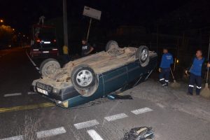 Aydın'da iki otomobil &ccedil;arpıştı: 6 yaralı