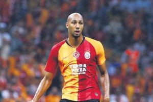 Galatasaray'da gelen gideni arattı