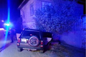 Cip, evin duvarına &ccedil;arptı: 1 &ouml;l&uuml;, 1 yaralı